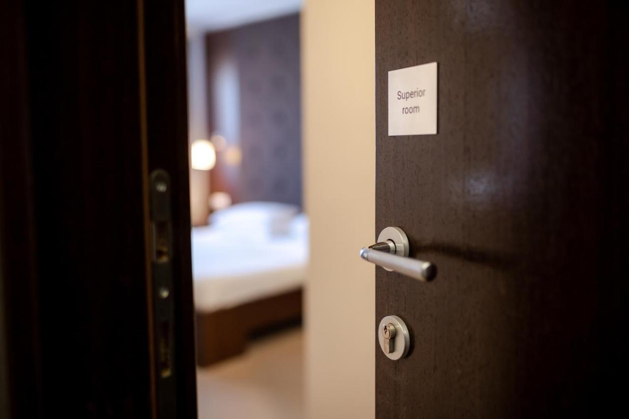 Luka De Luka Suites Belgrád Kültér fotó